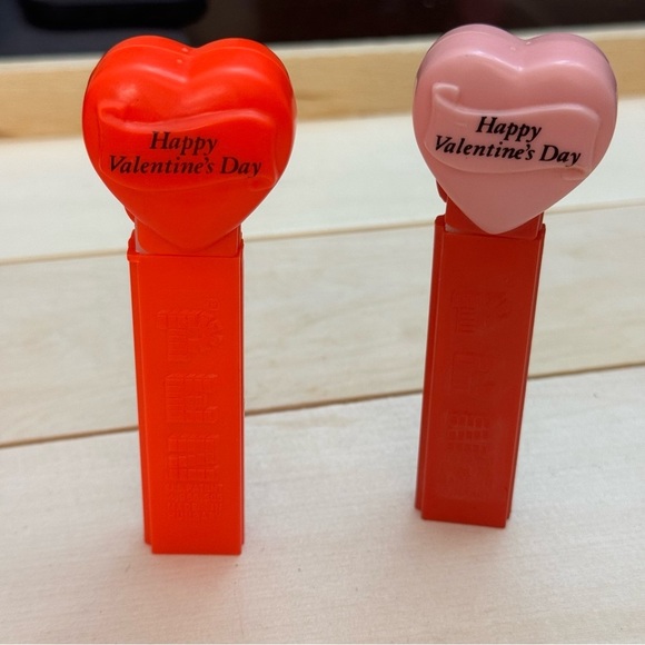 Set of 2 Happy Valentines Day Heart Pez Red Pink Vintage - Picture 1 of 10